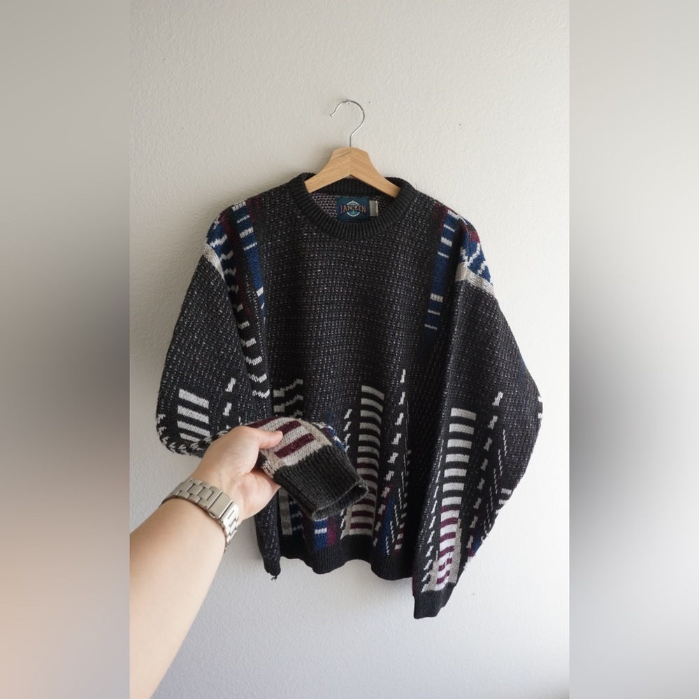 vintage 90s abstract patterned sweater in black and grey knitwear UNISEX